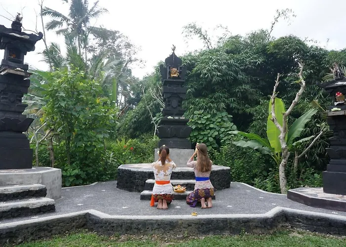 Villa Kayangan *